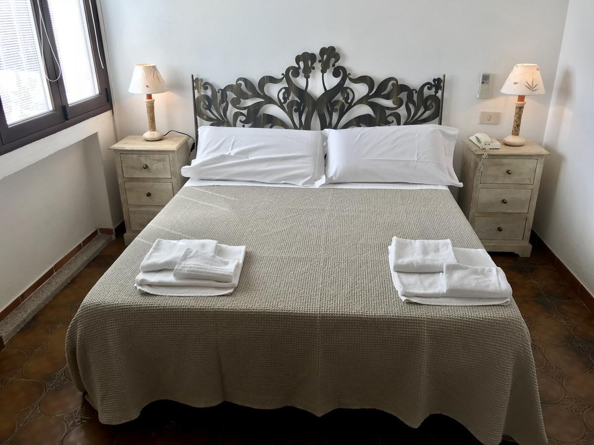 Hotel Su Meriagu Capitana Bagian luar foto