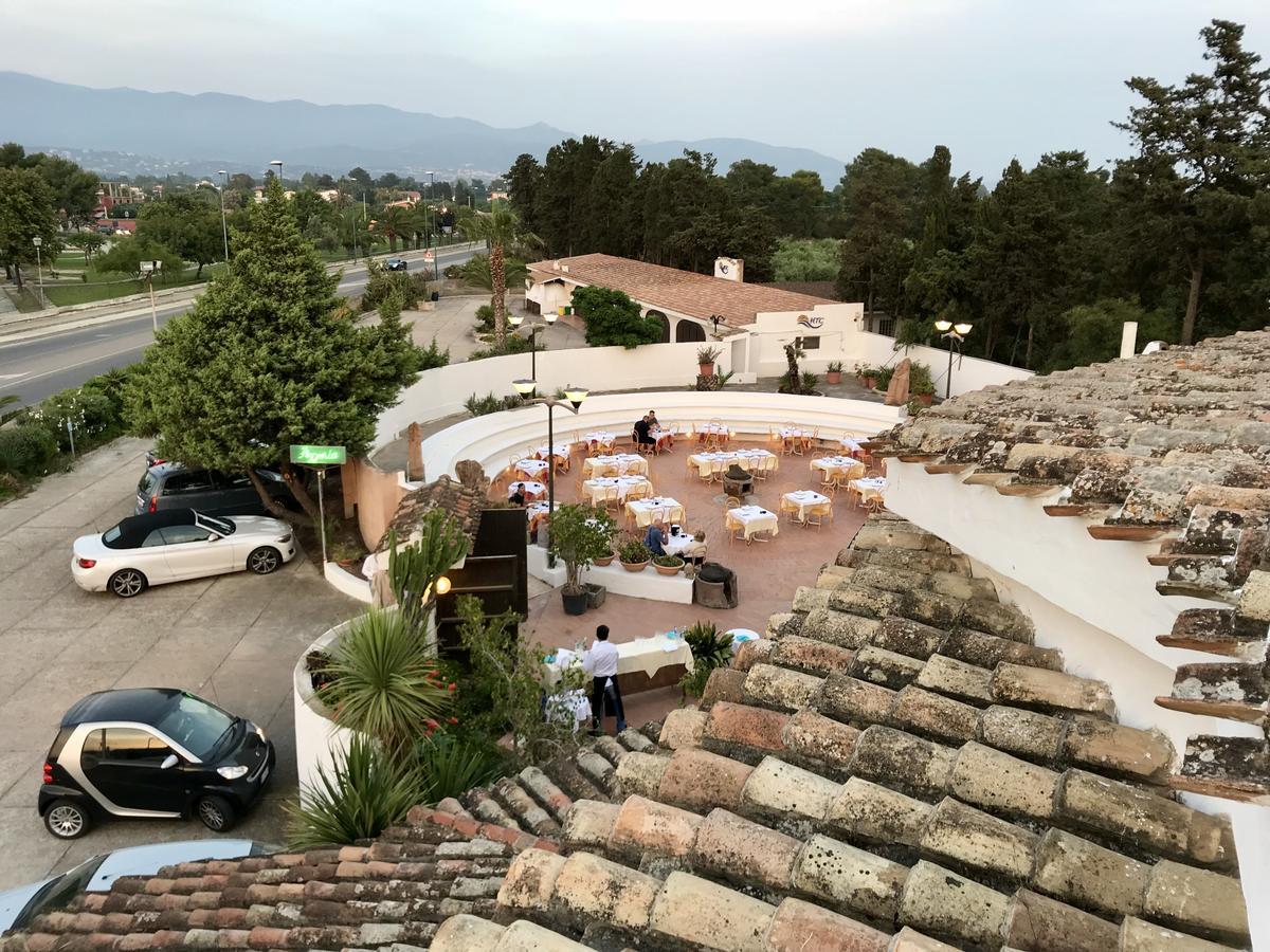 Hotel Su Meriagu Capitana Bagian luar foto