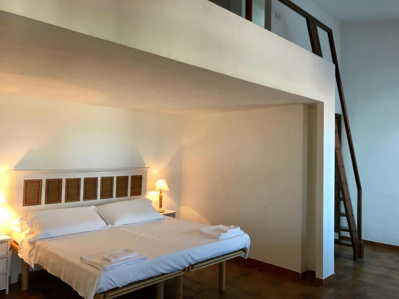 Hotel Su Meriagu Capitana Bagian luar foto