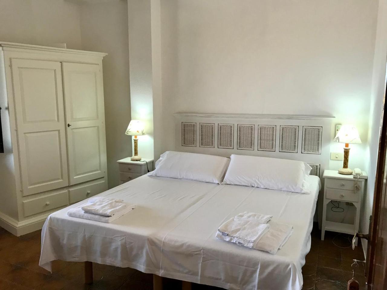 Hotel Su Meriagu Capitana Bagian luar foto